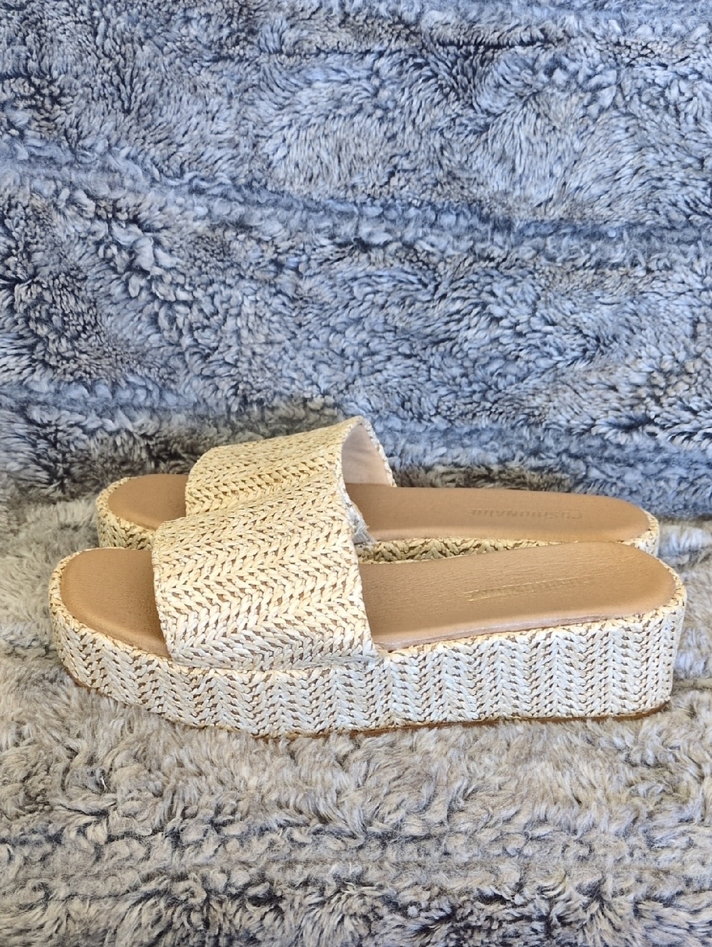 Cushionaire Kudos Platform Sandals Women's 8 - Picture 3 of 5